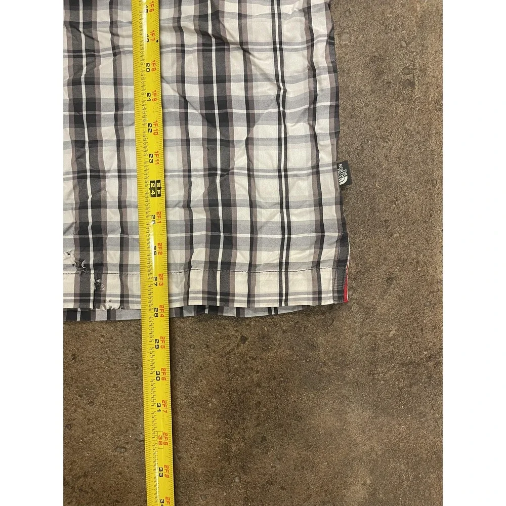 The North Face Shirt Mens Medium Gray Plaid Short Sleeve Button Up‎ Hiking Trail